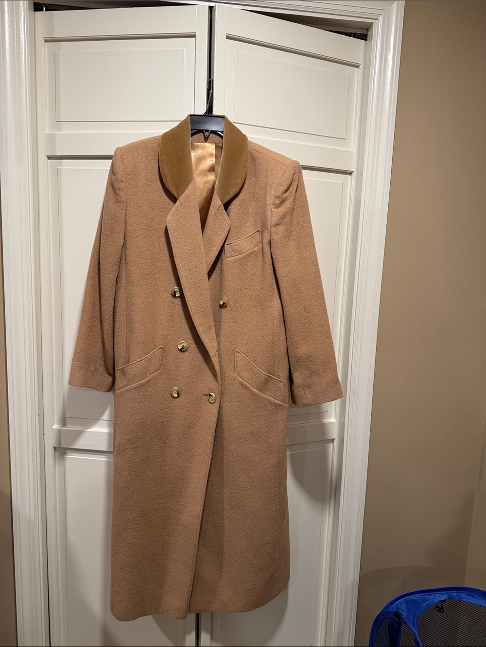 Women's Double-Breasted Tan Trench Coat with Velvet Collar